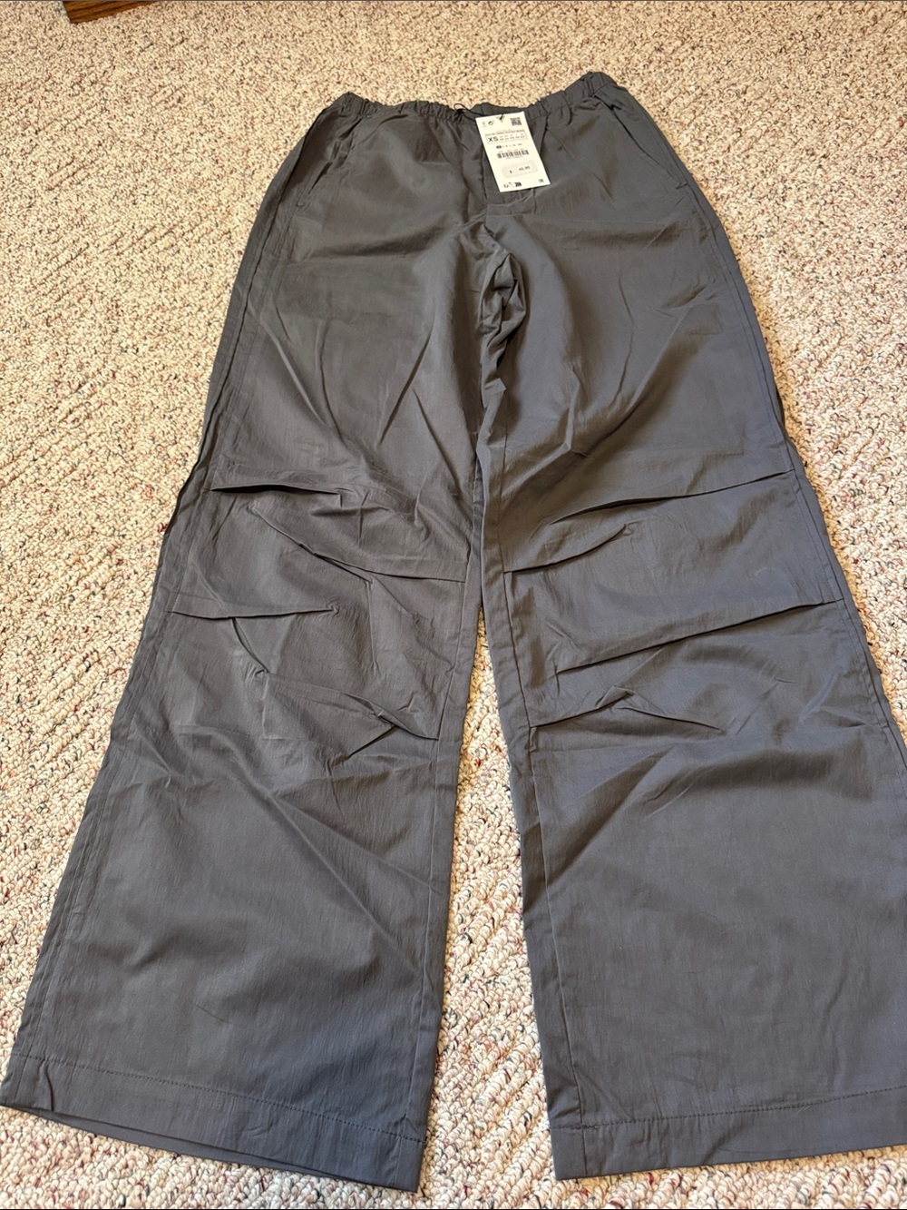 Zara Women's Wide-Leg Cargo Pants in Charcoal Gray